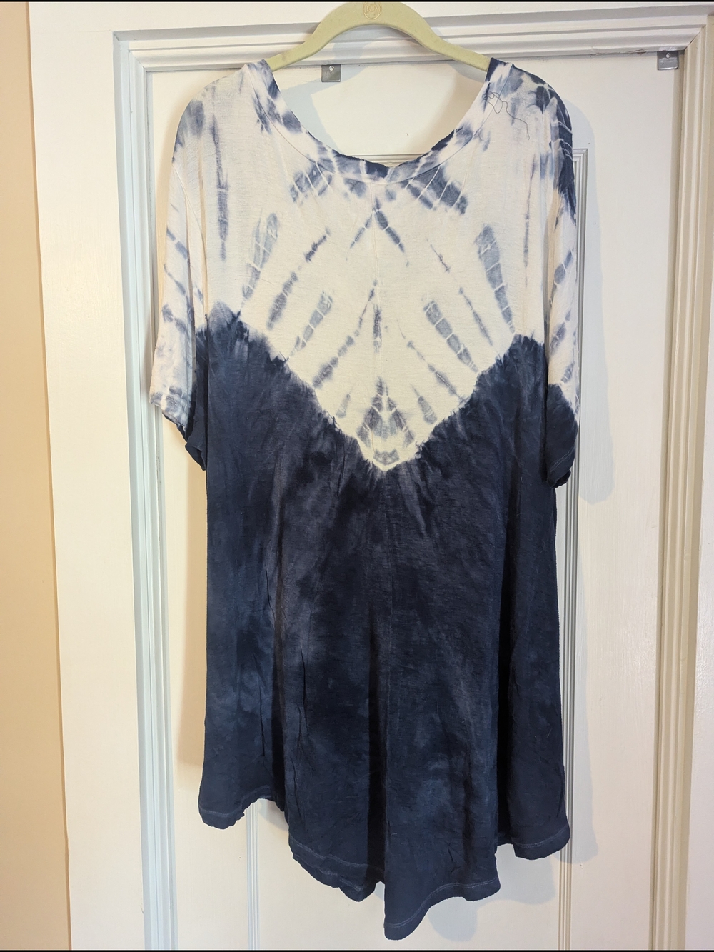 Avenue Navy and White Tie-Dye V-Neck Studded Tunic - Picture 3 of 3
